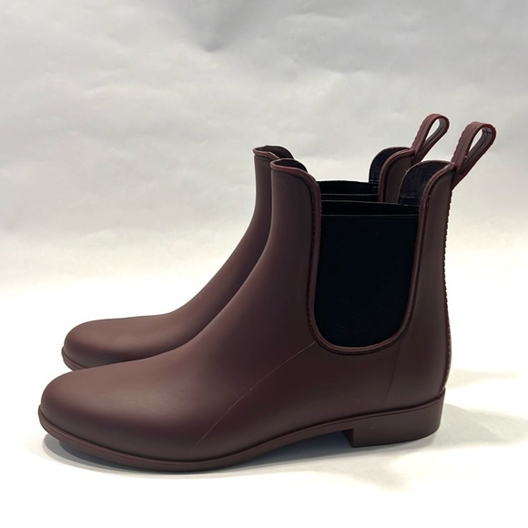 JCREW Matte Chelsea rain boots in dark burgundy - Picture 5 of 9
